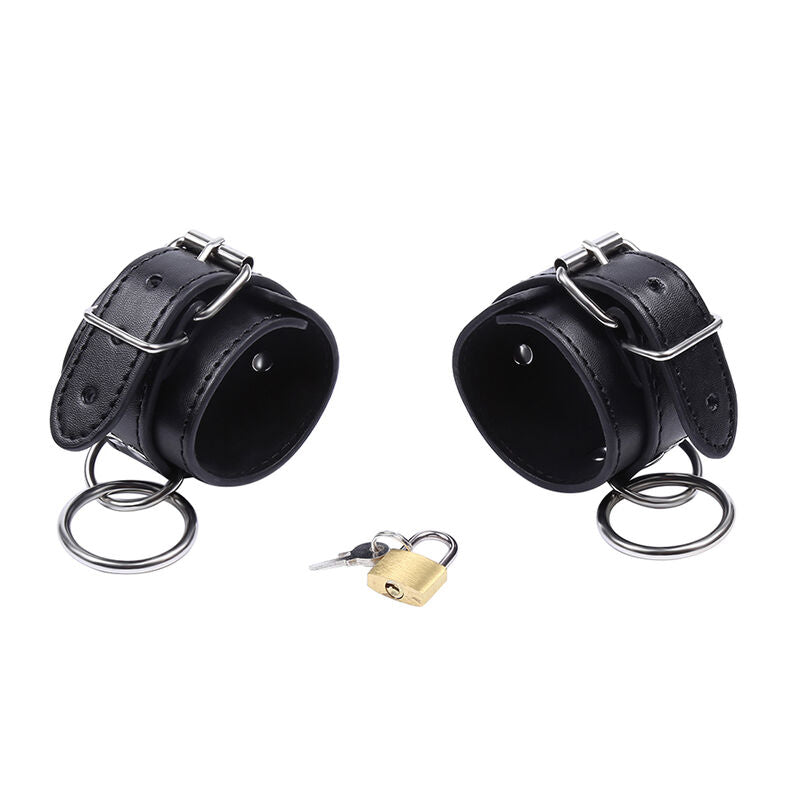 Menottes BDSM O-Ring Verrouillables Poignets Réglables - Ohmama Fetish